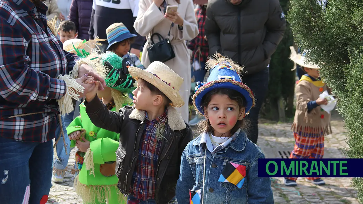 Centenas de crianças no desfile de Carnaval das escolas da Póvoa de Santa Iria