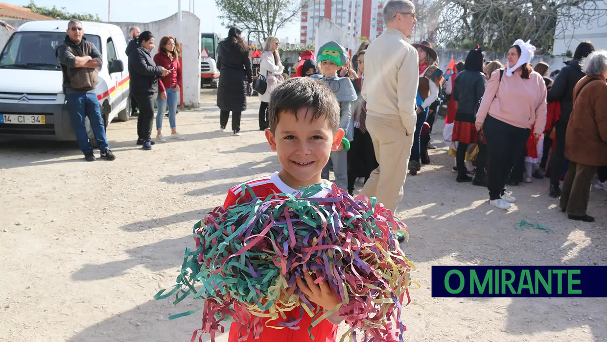 Centenas de crianças no desfile de Carnaval das escolas da Póvoa de Santa Iria