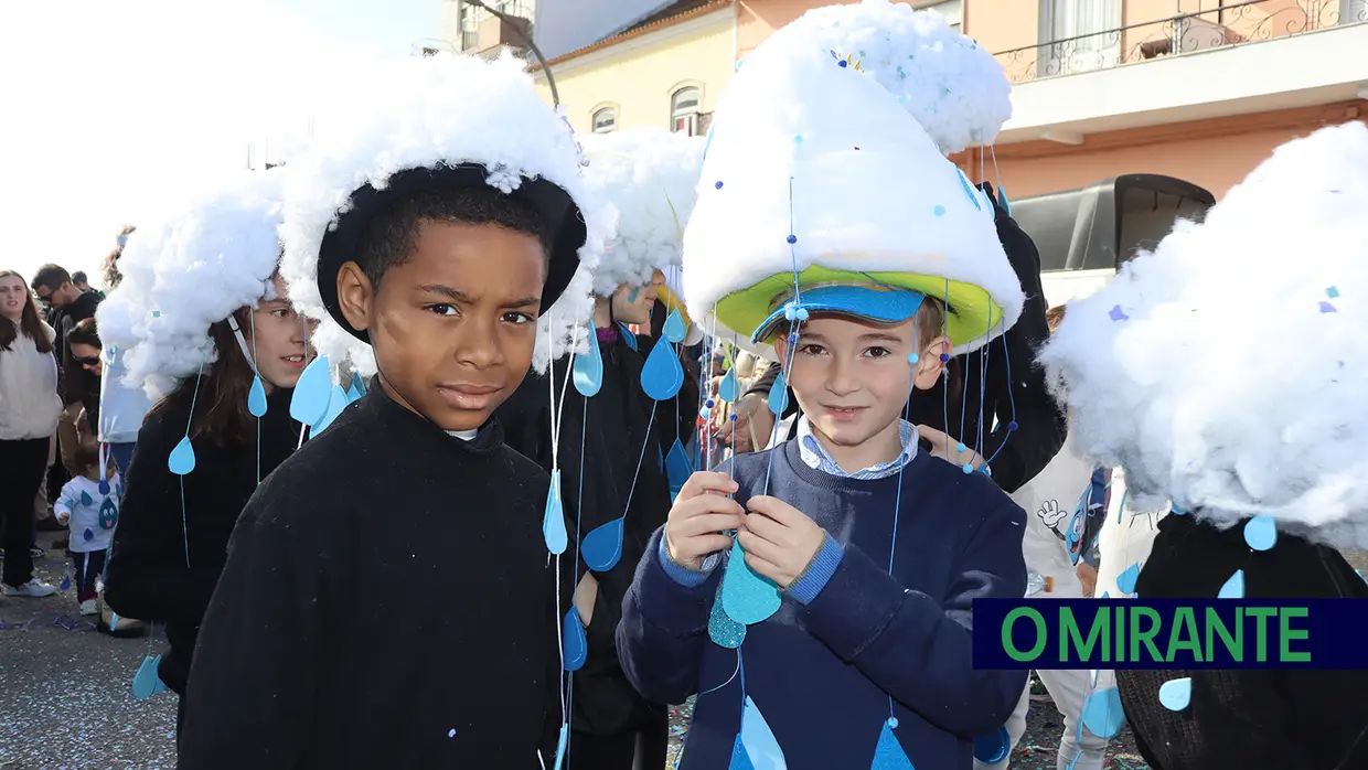 Alegria e muita animação no desfile escolar do Cartaxo