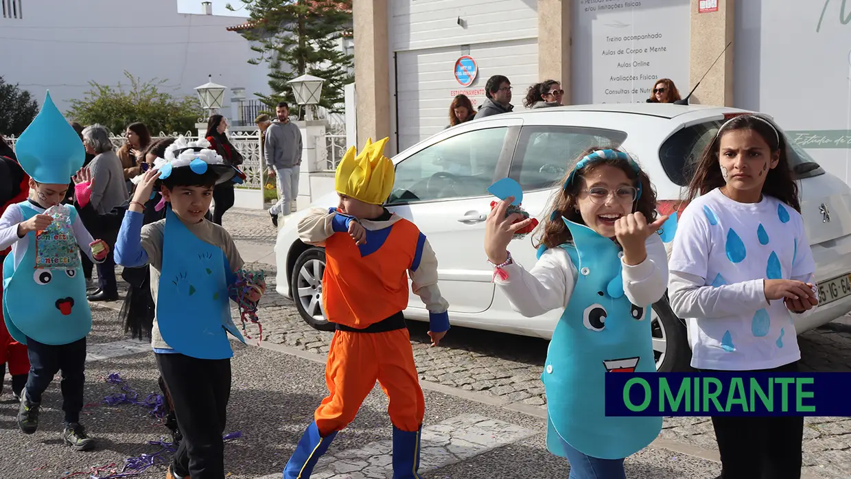 Alegria e muita animação no desfile escolar do Cartaxo