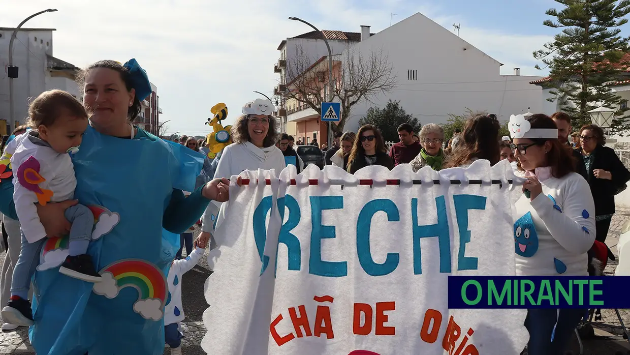 Alegria e muita animação no desfile escolar do Cartaxo