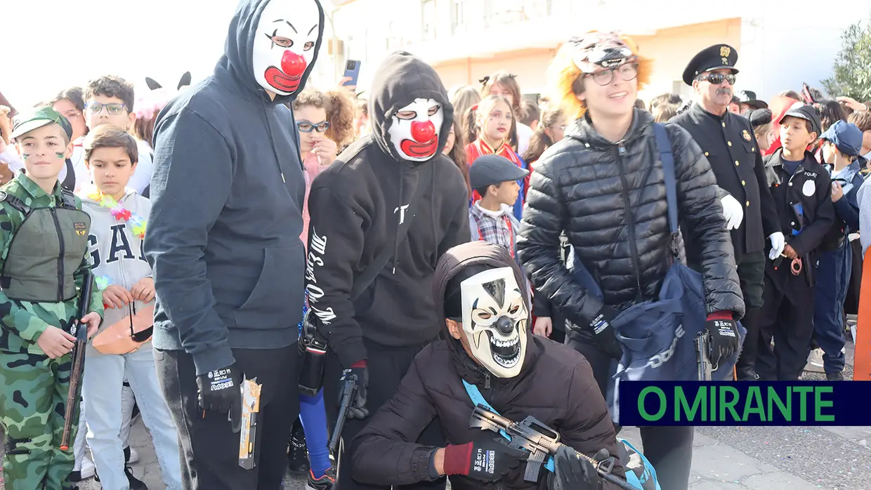 Alegria e muita animação no desfile escolar do Cartaxo