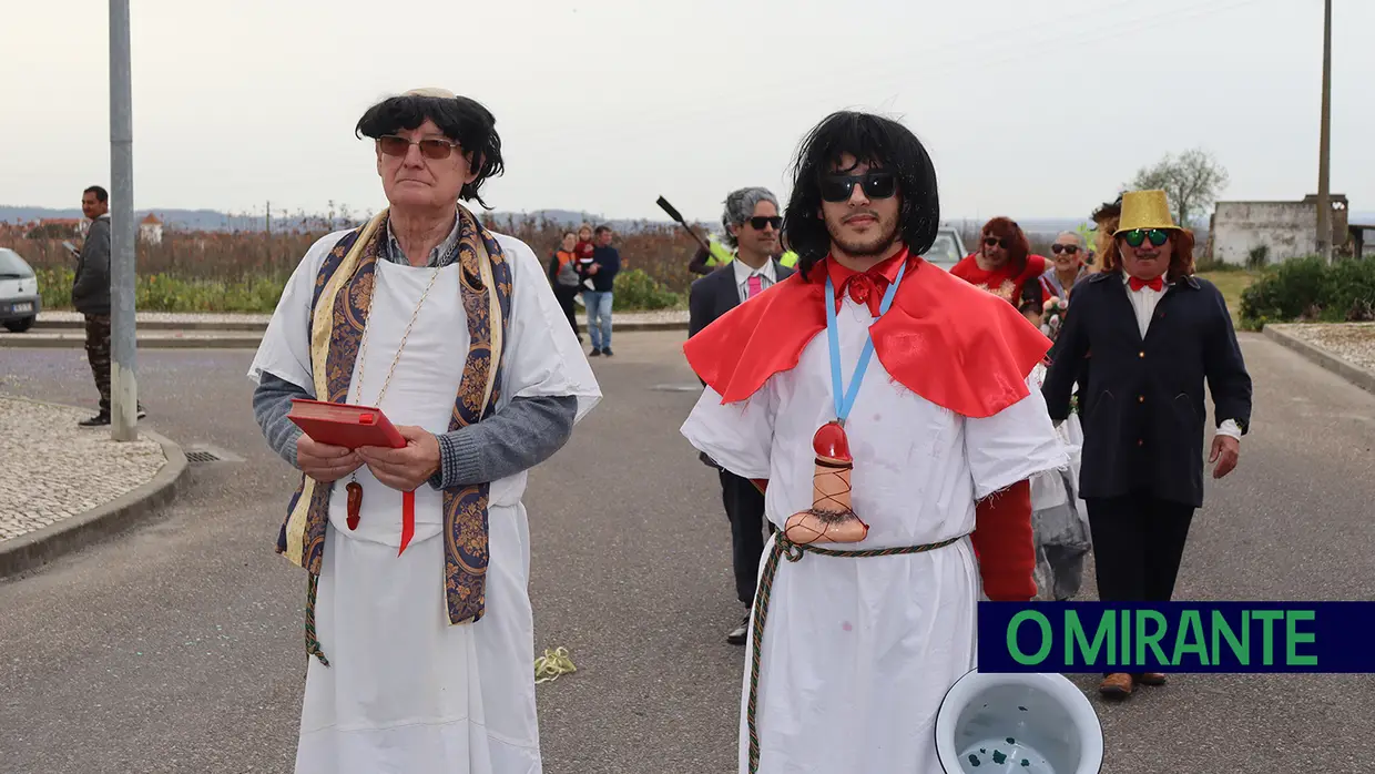 400 foliões participam no corso carnavalesco em Alpiarça