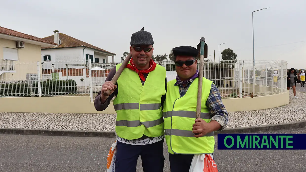 400 foliões participam no corso carnavalesco em Alpiarça