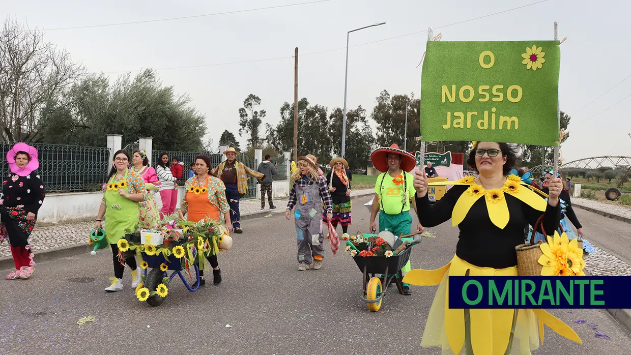 400 foliões participam no corso carnavalesco em Alpiarça