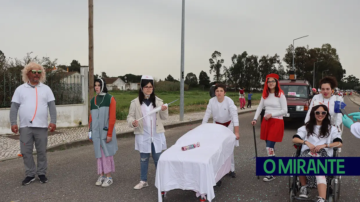 400 foliões participam no corso carnavalesco em Alpiarça