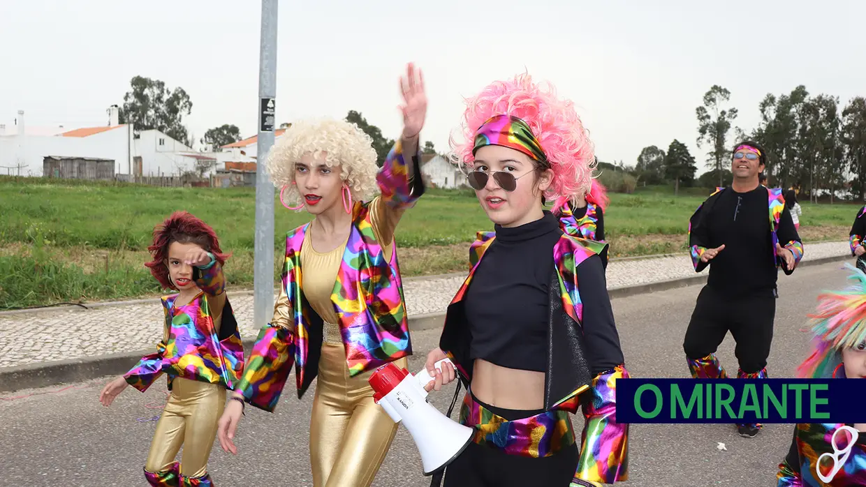 400 foliões participam no corso carnavalesco em Alpiarça