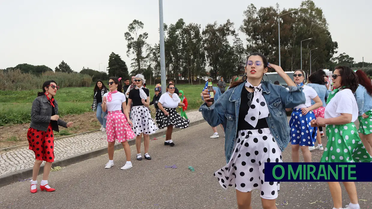 400 foliões participam no corso carnavalesco em Alpiarça