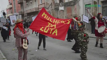 Foliões saíram para as ruas de Alhandra para celebrar o carnaval