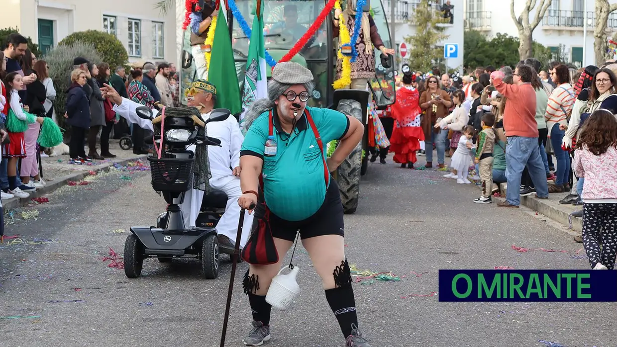 Santarém com tarde animada esta terça-feira de Carnaval