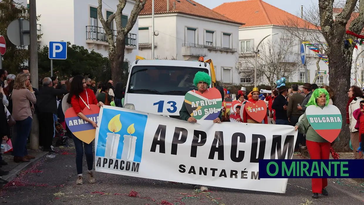 Santarém com tarde animada esta terça-feira de Carnaval