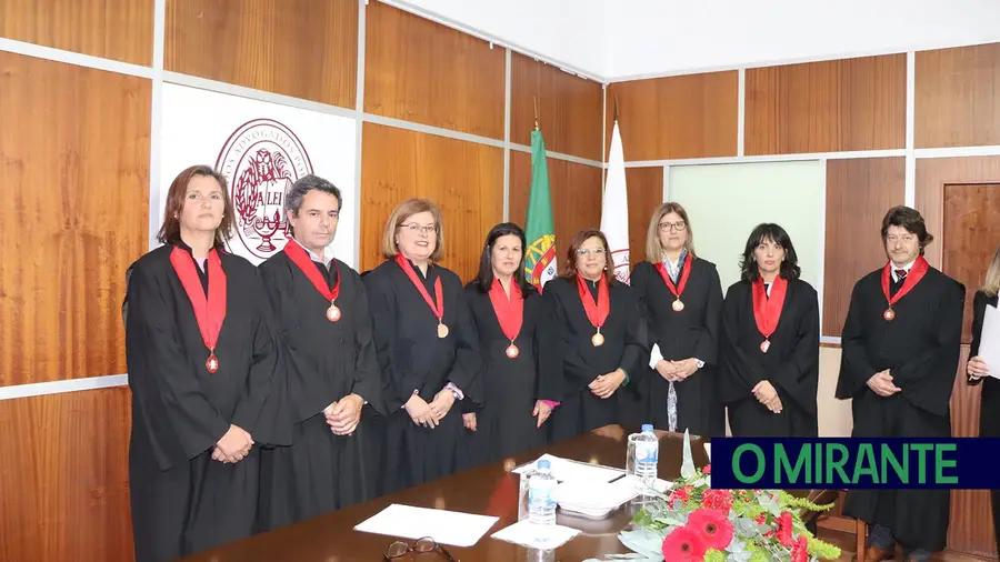 Estado maltrata os advogados e cidadãos também são prejudicados Estado maltrata os advogados e cidadãos também são prejudicados