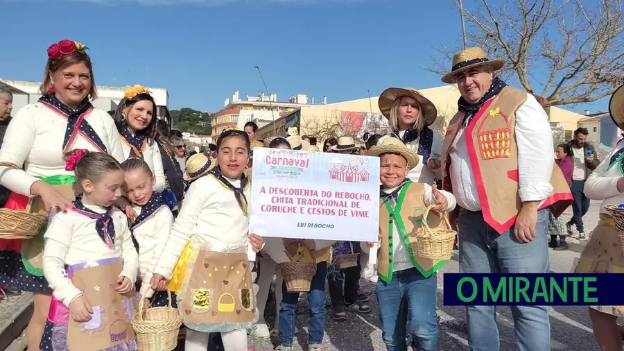 Festejos de Carnaval encheram vilas e cidades da região