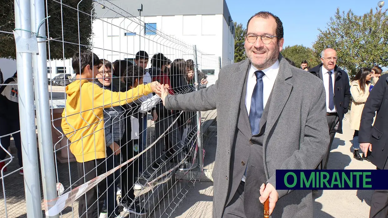 Ministro da Educação visita escolas EB 2/3 e Secundária de Almeirim