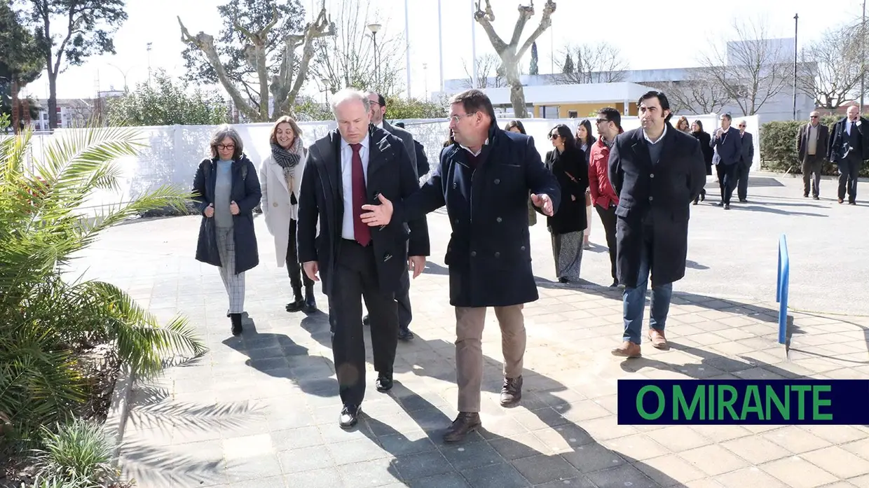 Ministro da Educação visita escolas EB 2/3 e Secundária de Almeirim