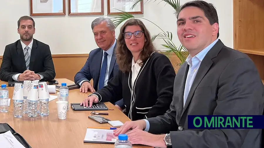 Até parecem da oposição! Até parecem da oposição!