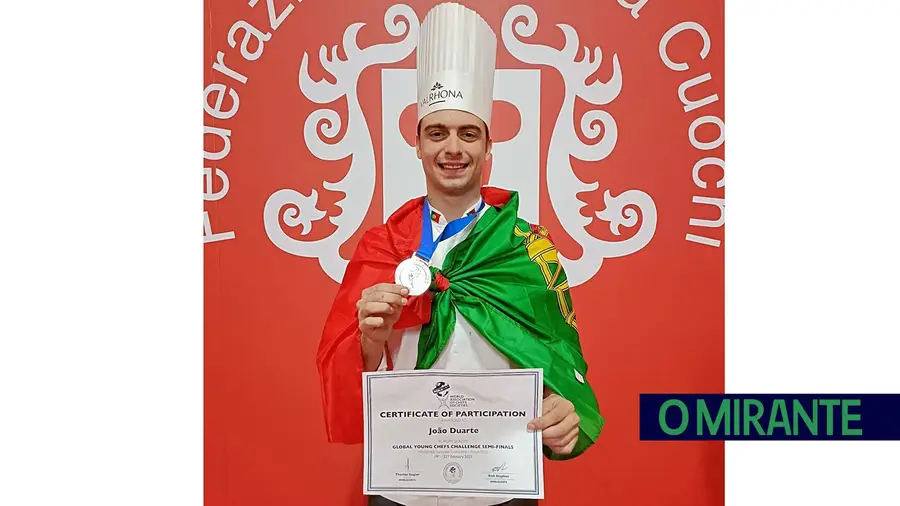 João Duarte conquista medalha de prata num concurso de chefs em Itália João Duarte conquista medalha de prata num concurso de chefs em Itália