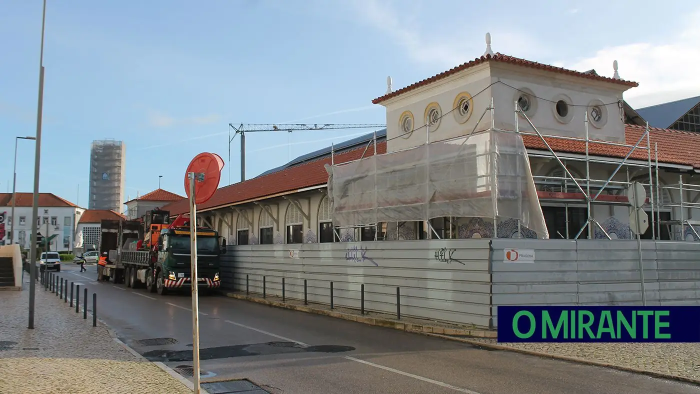 O MIRANTE | Obras no mercado de Santarém estão perto do fim mas ...