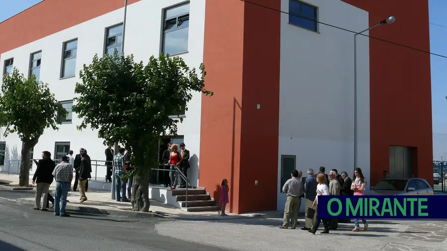 Edifício municipal devoluto na Vala do Carregado vai receber lar de idosos Edifício municipal devoluto na Vala do Carregado vai receber lar de idosos