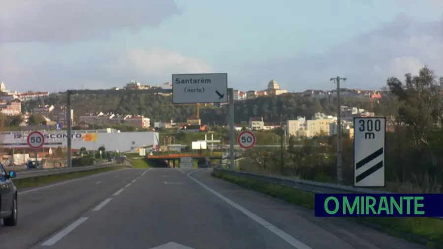 Ruído do trânsito na circular urbana de Santarém continua a incomodar Ruído do trânsito na circular urbana de Santarém continua a incomodar