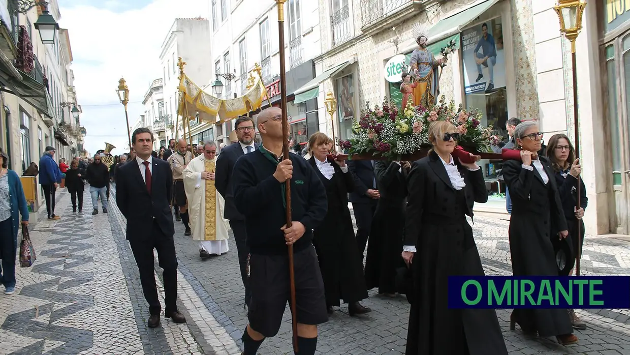 Procissão de São José no centro histórico de Santarém