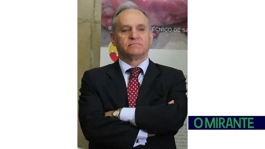 Domingos Chambel vai organizar missas para ajudar empresários em dificuldades Domingos Chambel vai organizar missas para ajudar empresários em dificuldades
