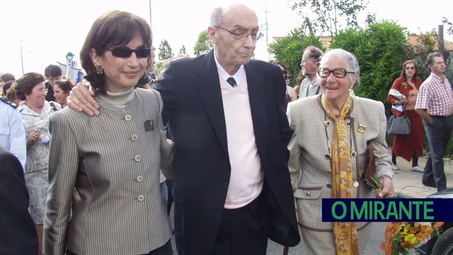Passeio "José Saramago na Azinhaga" percorre vida do escritor na aldeia ribatejana Passeio "José Saramago na Azinhaga" percorre vida do escritor na aldeia ribatejana