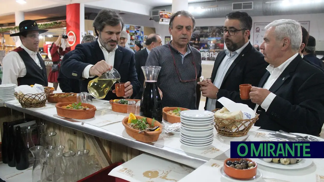 Tasquinhas de Rio Maior com mesa posta durante dez dias