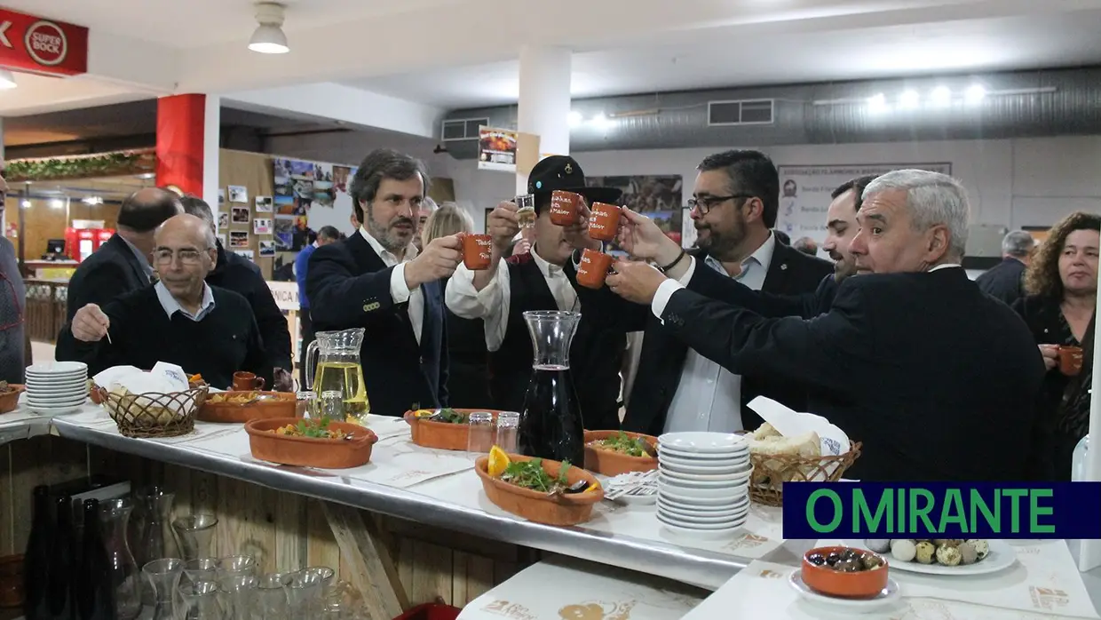 Tasquinhas de Rio Maior com mesa posta durante dez dias