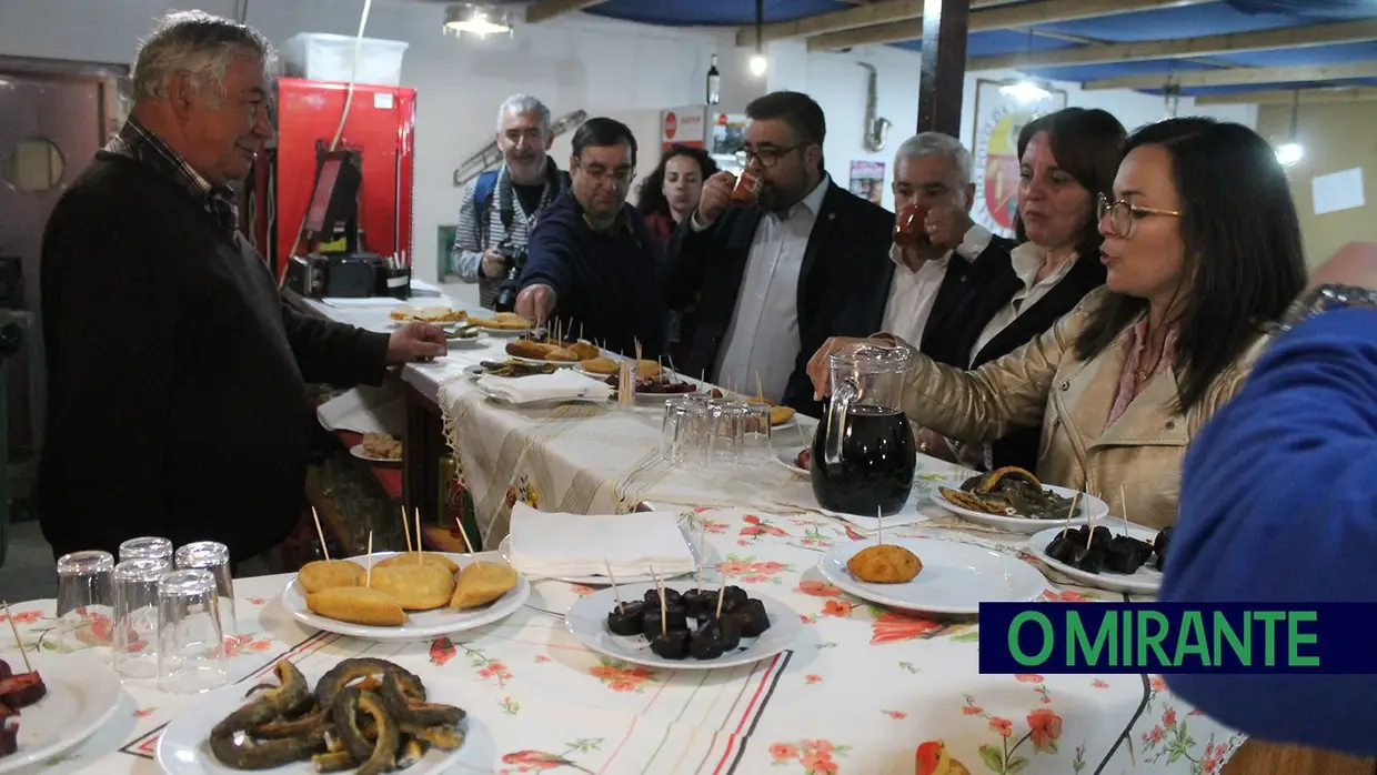 Tasquinhas de Rio Maior com mesa posta durante dez dias