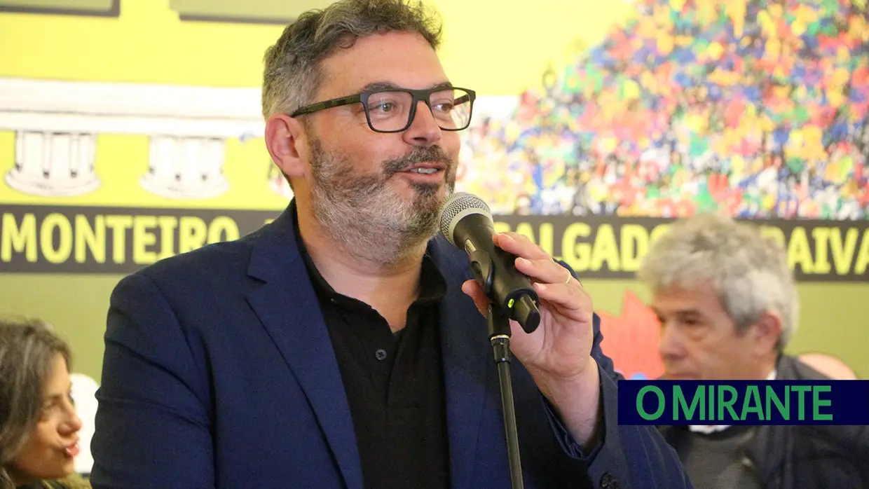 Cartoon Xira: os temas da actualidade com traços de sátira e humor