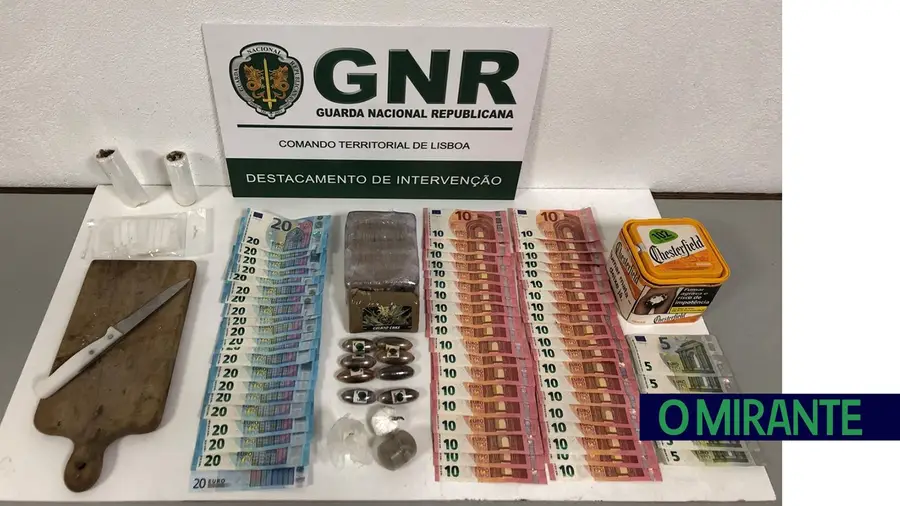 Era para cortar o chouriço, xô guarda! Era para cortar o chouriço, xô guarda!