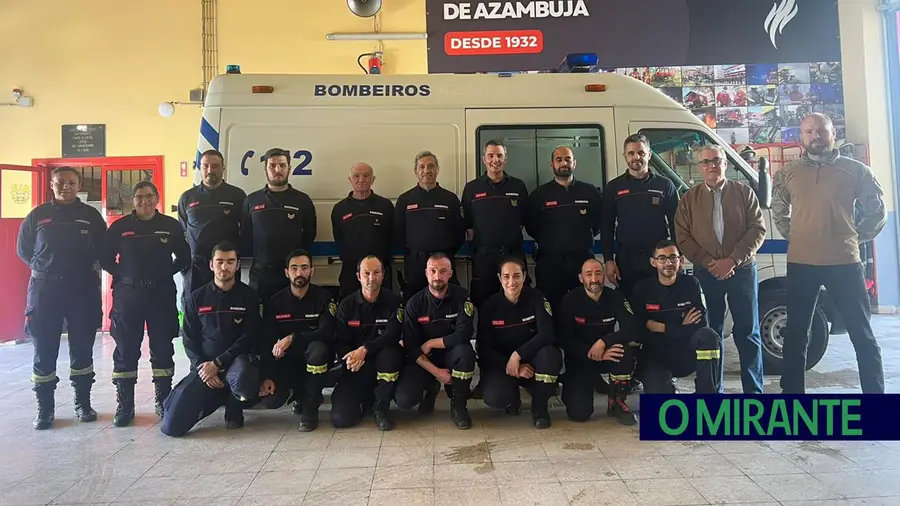 Bombeiros de Azambuja doam ambulância à Ucrânia Bombeiros de Azambuja doam ambulância à Ucrânia