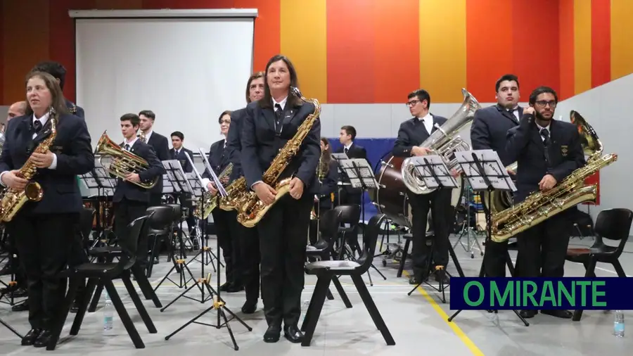 “Entre Bandas” na Secundária de Ourém “Entre Bandas” na Secundária de Ourém