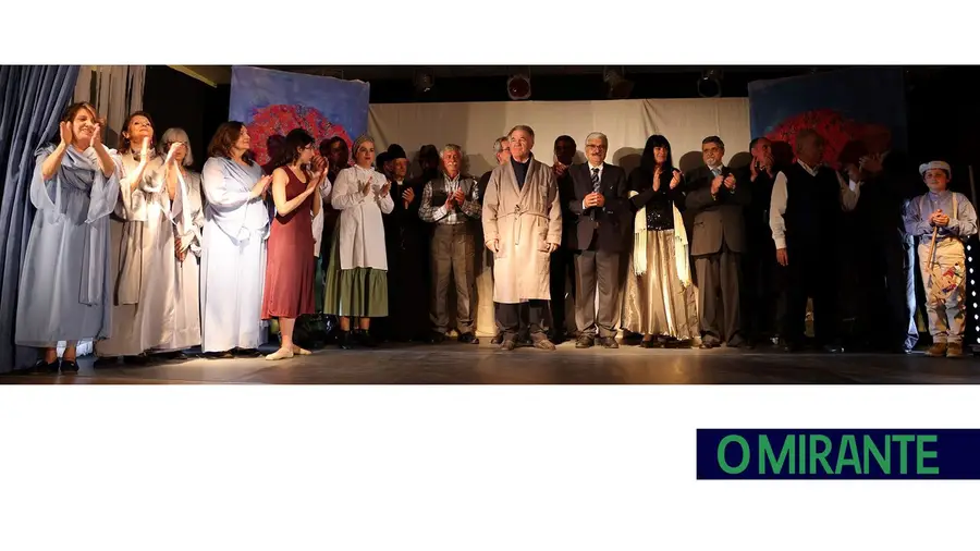 Grupo de Teatro da Associação Cultural Vale de Santarém estreou peça teatral Grupo de Teatro da Associação Cultural Vale de Santarém estreou peça teatral