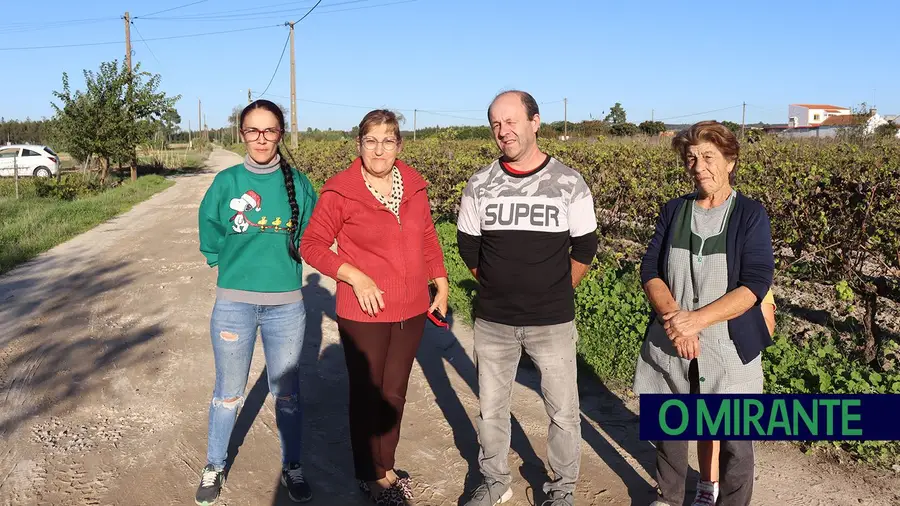 Moradores do Casal dos Tolilas têm que legalizar casas para poderem ter saneamento básico Moradores do Casal dos Tolilas têm que legalizar casas para poderem ter saneamento básico