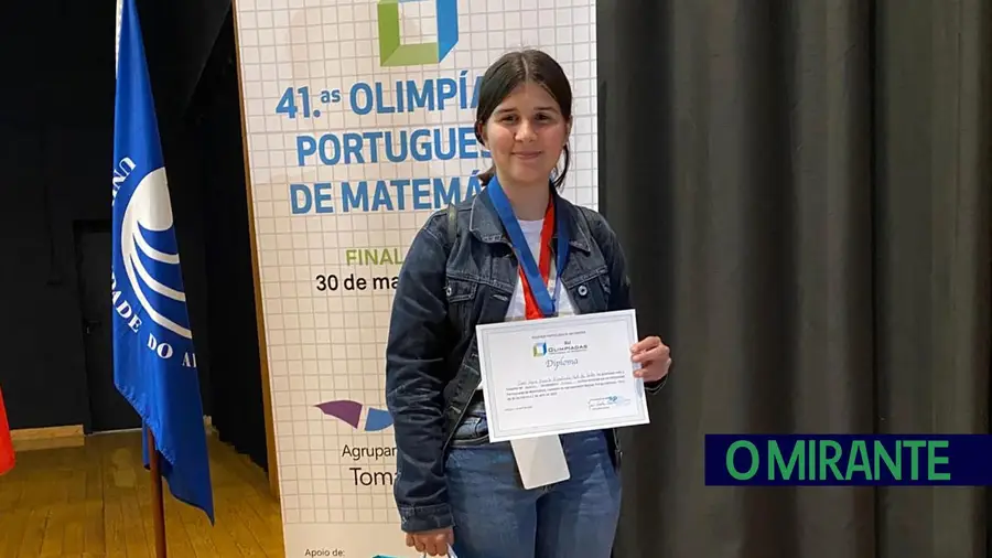 Aluna de Abrantes conquista bronze nas Olimpíadas de Matemática Aluna de Abrantes conquista bronze nas Olimpíadas de Matemática