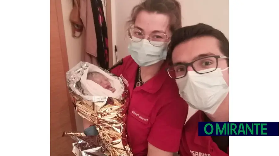 Mãe dá à luz em casa na Póvoa de Santa Iria Mãe dá à luz em casa na Póvoa de Santa Iria