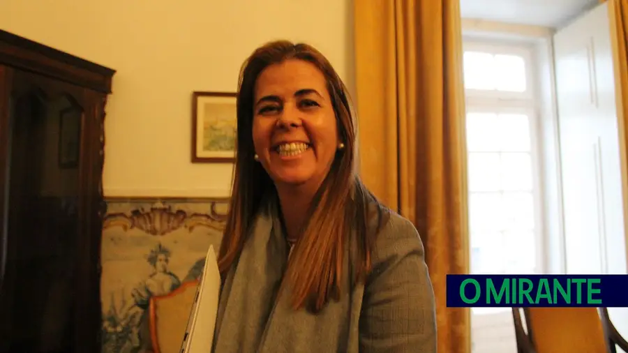 Carmen Antunes renuncia ao mandato de vereadora na Câmara de Santarém Carmen Antunes renuncia ao mandato de vereadora na Câmara de Santarém