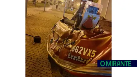 Embarcação dos Bombeiros de Castanheira destruída por actos de vandalismo em noite de festa