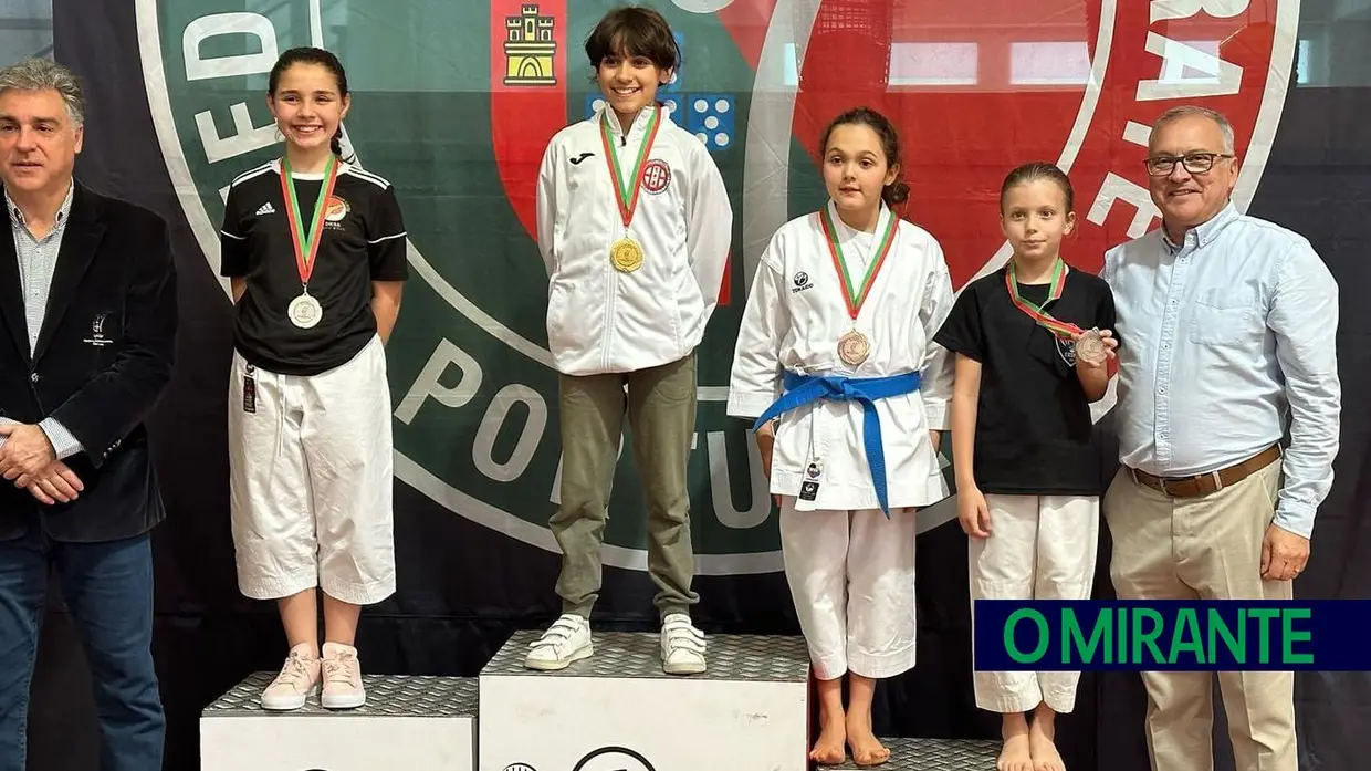 Atletas da Póvoa de Santa Iria com três pódios no regional Karate