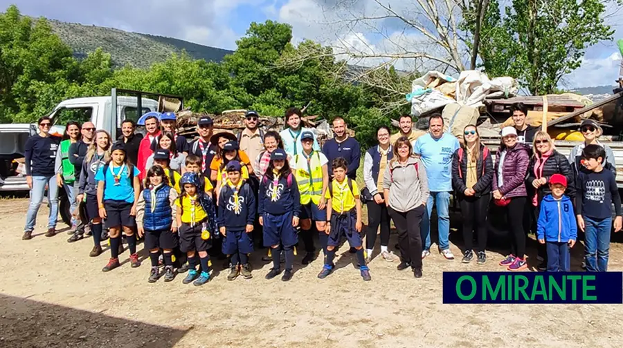 Voluntários limpam polje de Minde e retiram mais de uma tonelada de resíduos