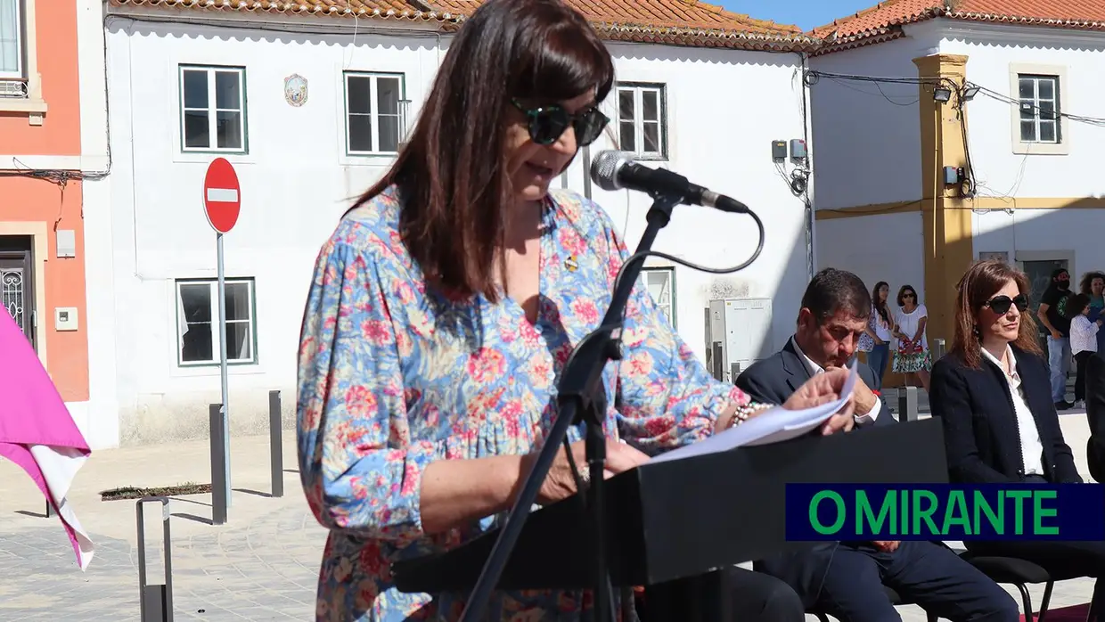 Novo Largo de São João Baptista recebeu sessão solene do 25 de Abril no Cartaxo