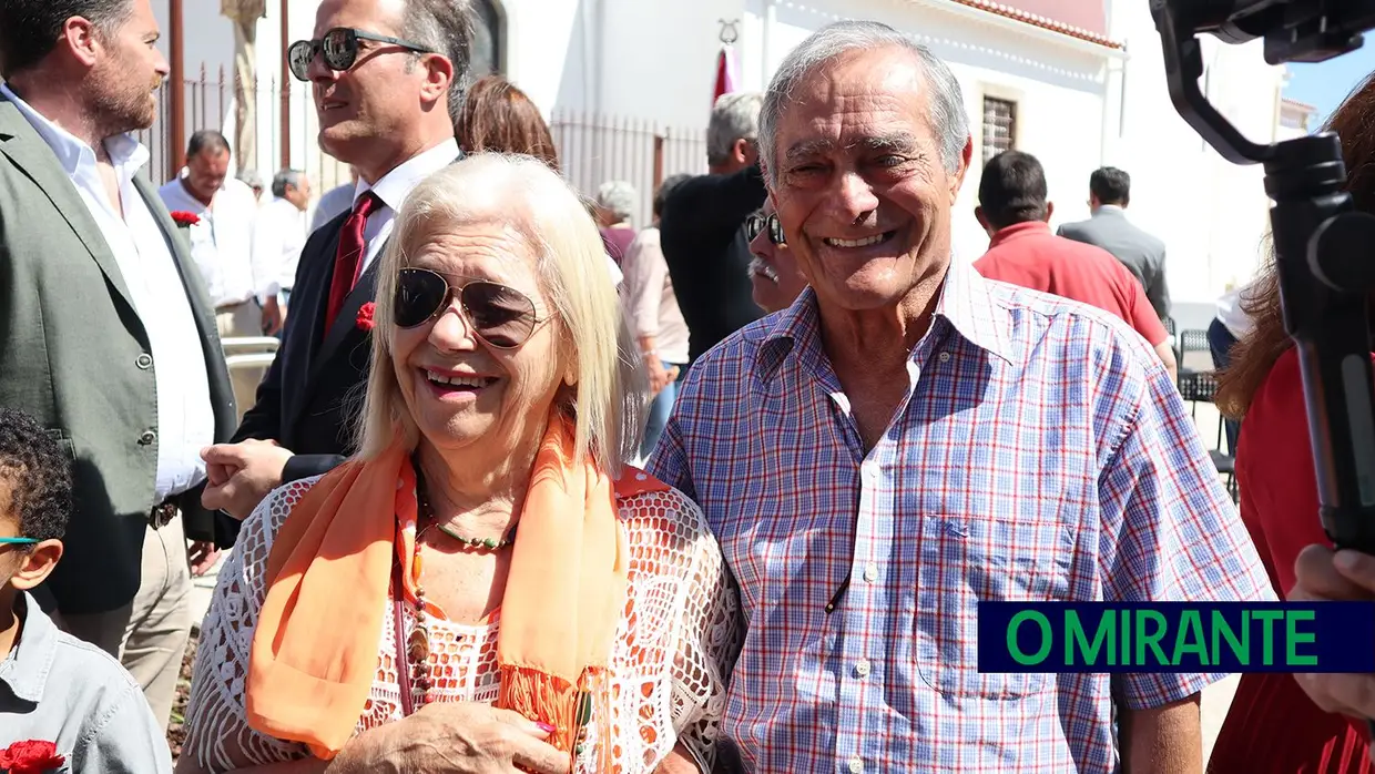 Novo Largo de São João Baptista recebeu sessão solene do 25 de Abril no Cartaxo