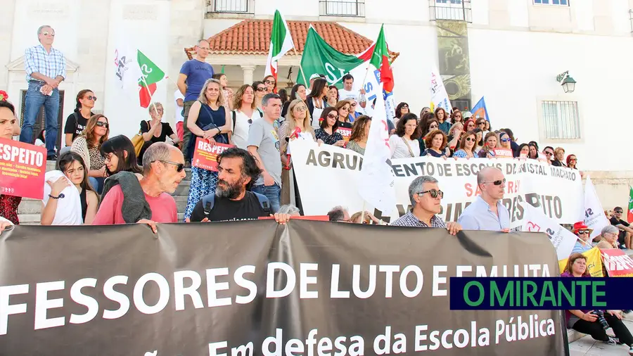 Professores protestaram em Santarém contra congelamento de carreiras Professores protestaram em Santarém contra congelamento de carreiras