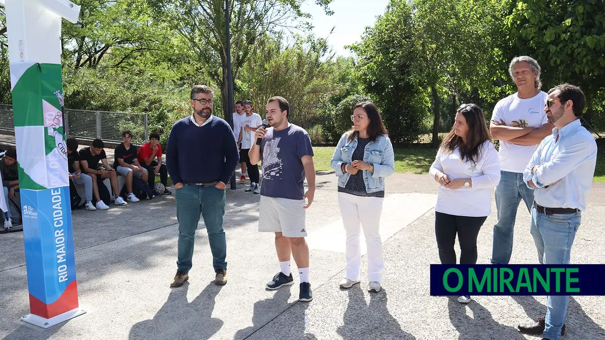 Manhã de basquetebol no novo campo de Rio Maior