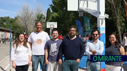 Manhã de basquetebol no novo campo de Rio Maior