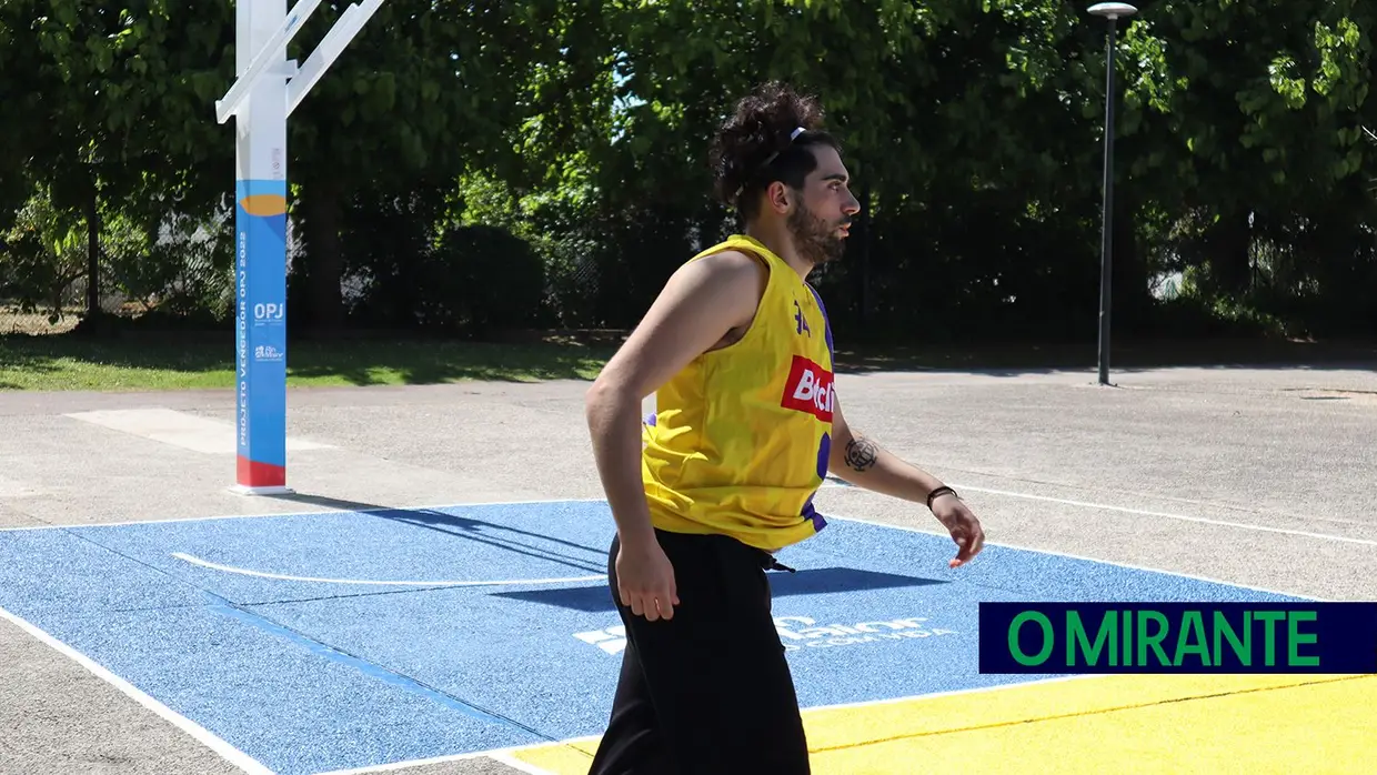 Manhã de basquetebol no novo campo de Rio Maior