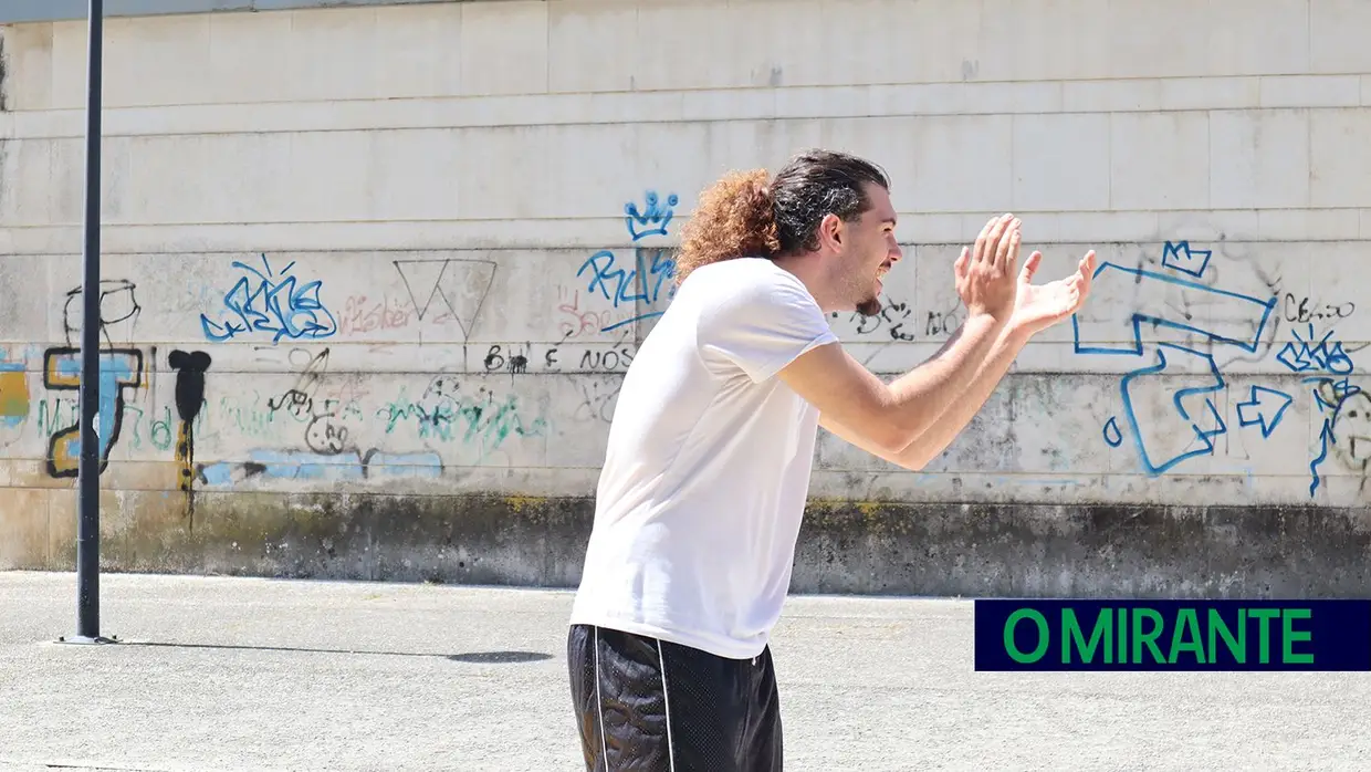 Manhã de basquetebol no novo campo de Rio Maior