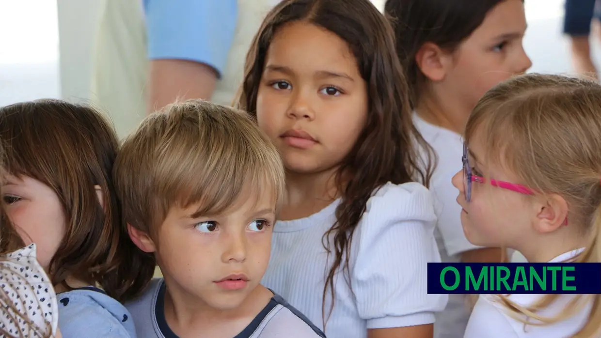 Projecto pioneiro leva a felicidade para dentro desta escola em Alcanena